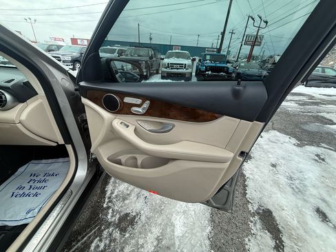 Used 2019 Mercedes-Benz GLC 300 4MATIC image 29