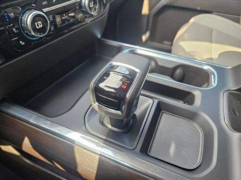 Used 2023 GMC Sierra 1500 SLT image 12