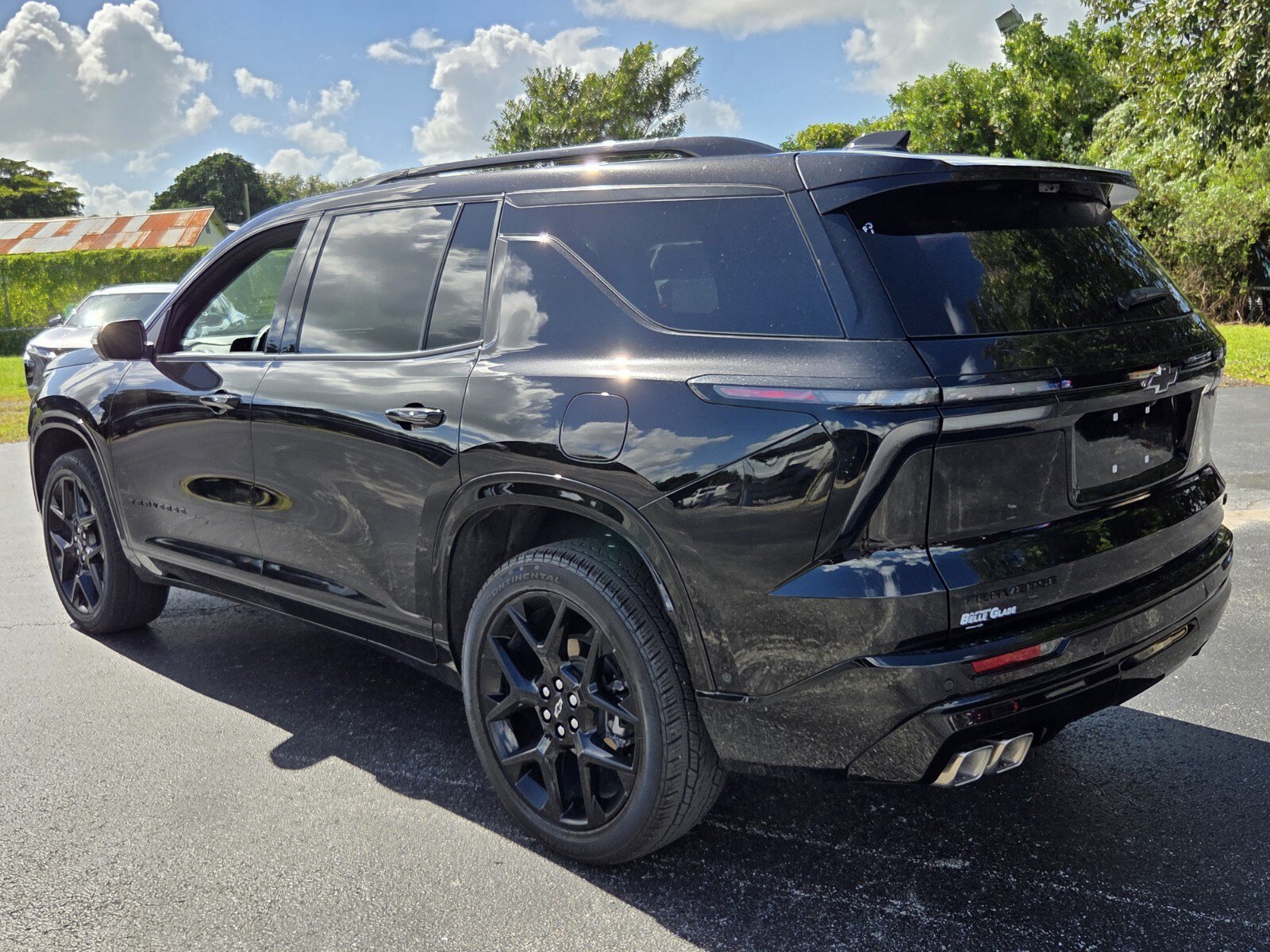 Used 2026 Chevrolet Traverse RS FWD image 3