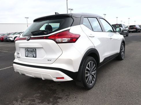 Certified 2023 Nissan Kicks SV image 8
