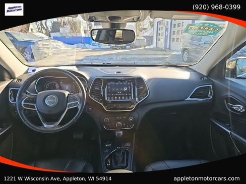 Used 2019 Jeep Cherokee Limited image 18