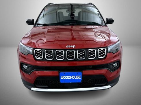 Used 2025 Jeep Compass Limited AWD/4WD image 2