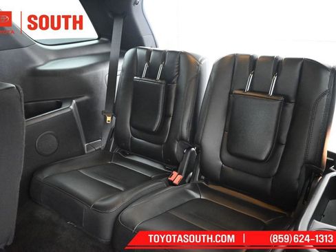 Used 2017 Ford Explorer XLT w/ Equipment Group 202A FWD image 29