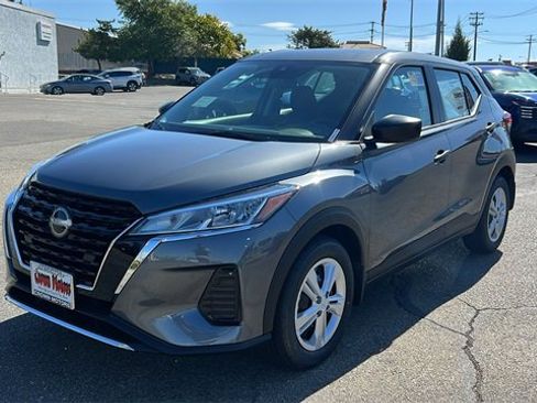 New 2025 Nissan Kicks Play S image 1