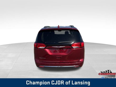 Used 2018 Chrysler Pacifica Touring-L Plus w/ Tire & Wheel Group image 8