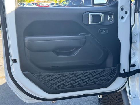 Used 2023 Jeep Wrangler Altitude image 24