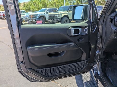 Used 2021 Jeep Wrangler Unlimited Sahara AWD/4WD image 12