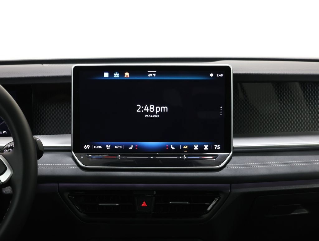 Used 2025 Volkswagen Tiguan SE AWD/4WD image 19