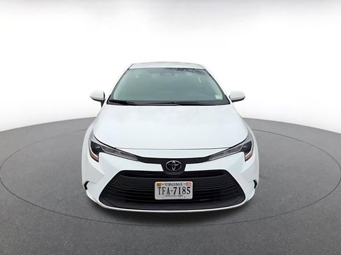 Used 2025 Toyota Corolla LE image 4