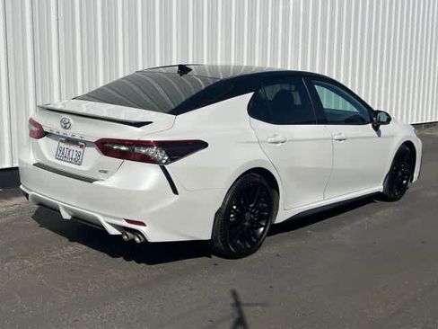 Used 2022 Toyota Camry XSE image 6