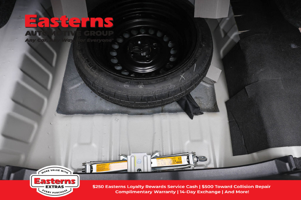 Used 2022 Nissan Versa SV FWD image 23
