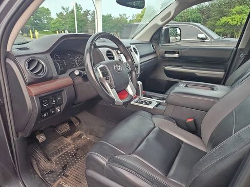 Used 2019 Toyota Tundra Limited w/ Limited Premium Package AWD/4WD image 10
