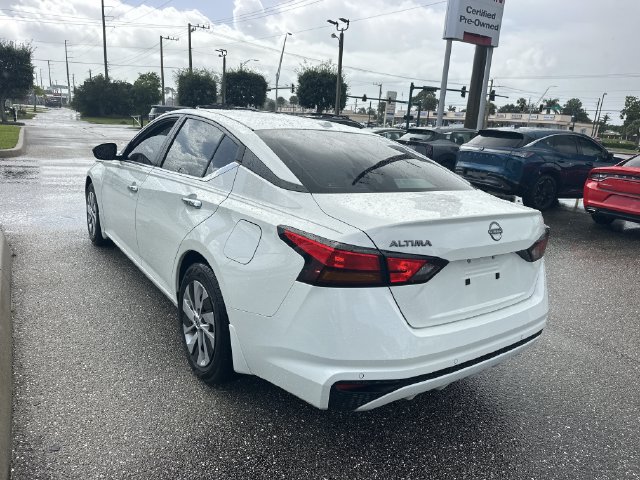 Used 2025 Nissan Altima 2.5 S FWD image 9