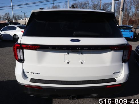 Used 2025 Ford Explorer Active image 5
