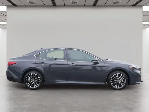 Used 2026 Toyota Camry XLE w/ Premium Package AWD/4WD image 7