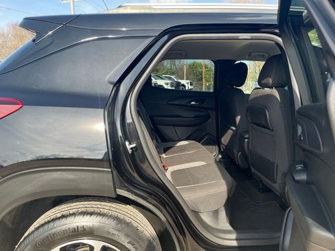 Used 2025 Chevrolet TrailBlazer LT FWD image 28