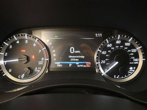 Used 2024 Toyota Highlander LE AWD/4WD image 12
