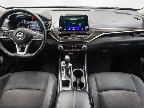 Used 2024 Nissan Altima 2.5 SV image 13