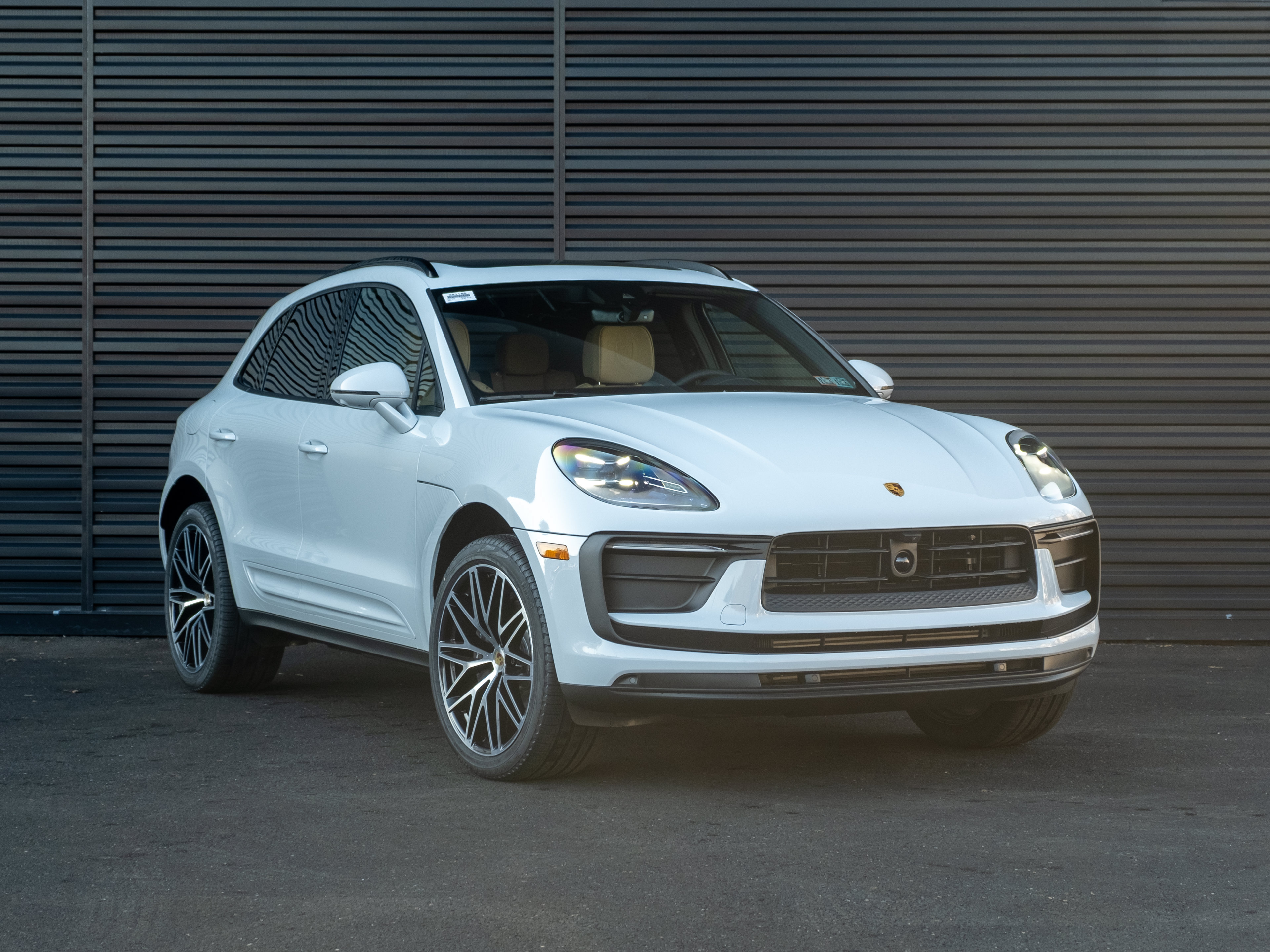 Certified 2026 Porsche Macan AWD/4WD image 10