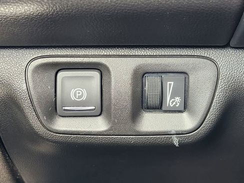 Used 2023 GMC Acadia SLT image 23