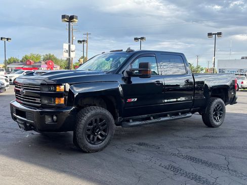 Used 2018 Chevrolet Silverado 2500 LTZ w/ Midnight Edition AWD/4WD image 4