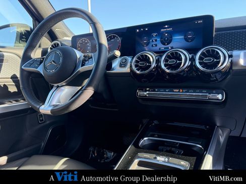 Certified 2024 Mercedes-Benz GLB 250 4MATIC image 32