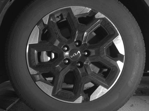 Used 2024 Kia Sorento S FWD image 15