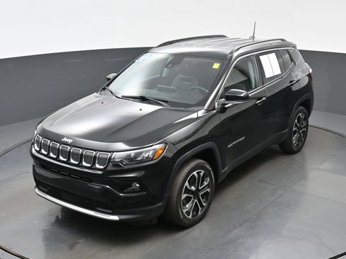 Used 2022 Jeep Compass Limited AWD/4WD image 34