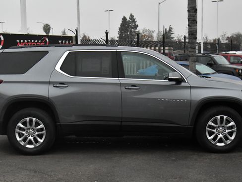 Used 2019 Chevrolet Traverse LT w/ LPO, Floor Liner Package image 9