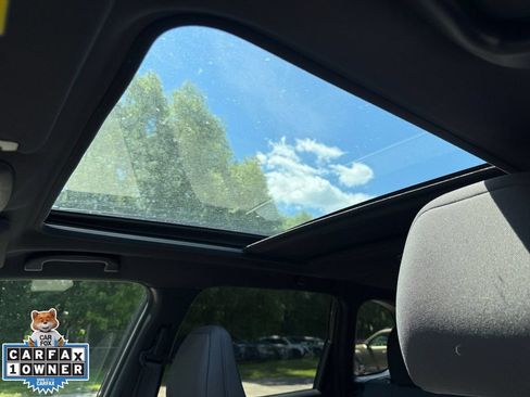 Certified 2025 Subaru Forester Premium AWD/4WD image 17