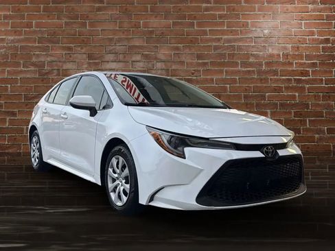 Used 2020 Toyota Corolla LE image 3