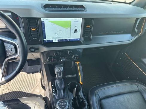 Used 2022 Ford Bronco Badlands w/ Sasquatch Package AWD/4WD image 9