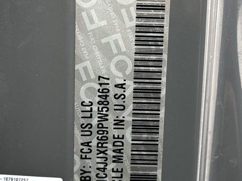 Used 2023 Jeep Wrangler Unlimited Rubicon 4xe image 32