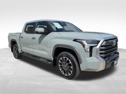 Used 2025 Toyota Tundra Limited AWD/4WD image 3