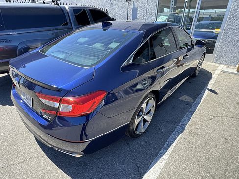 Used 2020 Honda Accord Touring image 4