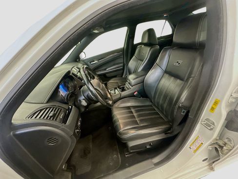 Used 2020 Chrysler 300 S image 13