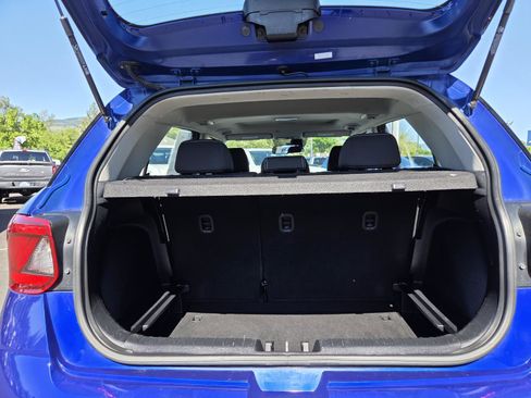 Used 2023 Hyundai Venue SEL FWD image 17