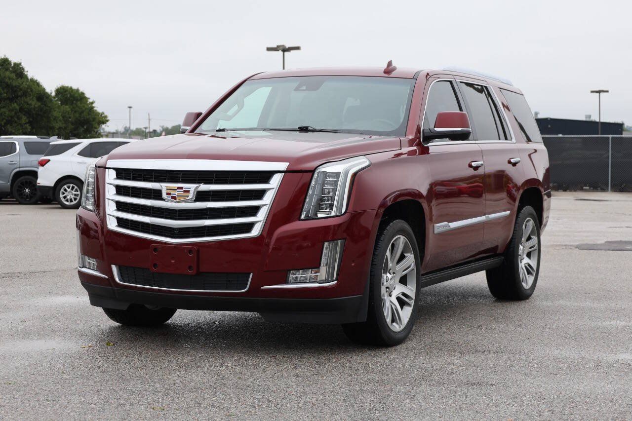 Used 2017 Cadillac Escalade Premium Luxury AWD/4WD image 6
