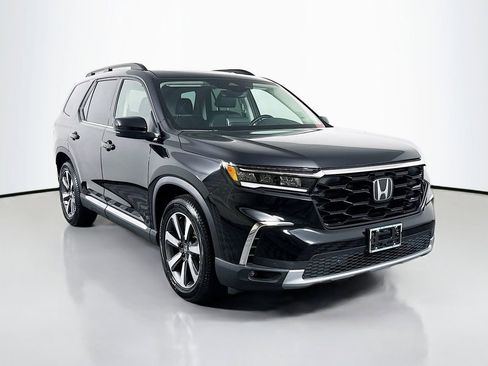 Used 2023 Honda Pilot Touring image 1