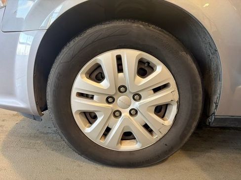 Used 2014 Dodge Grand Caravan American Value Package FWD image 27