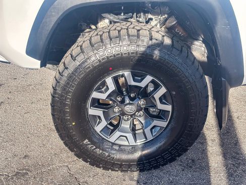Used 2023 Toyota Tacoma TRD Off-Road w/ Black Out Package (TMS) image 11
