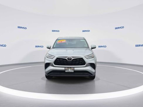 Used 2023 Toyota Highlander L FWD image 3