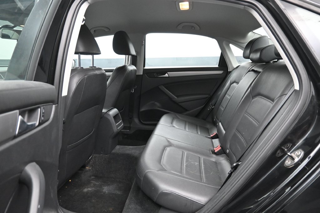 Used 2015 Volkswagen Passat 1.8T Wolfsburg Edition FWD image 23