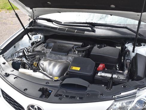 Used 2014 Toyota Camry SE w/ Moonroof Package image 35