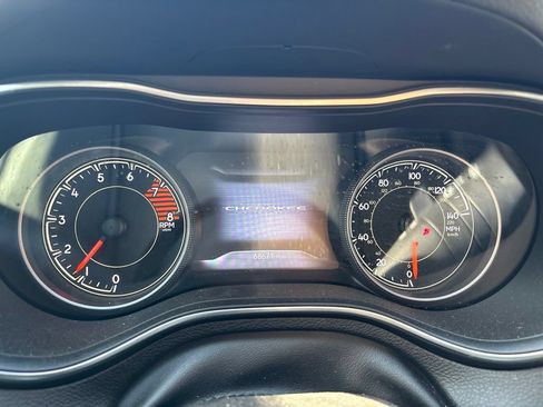Used 2019 Jeep Cherokee Limited AWD/4WD image 13