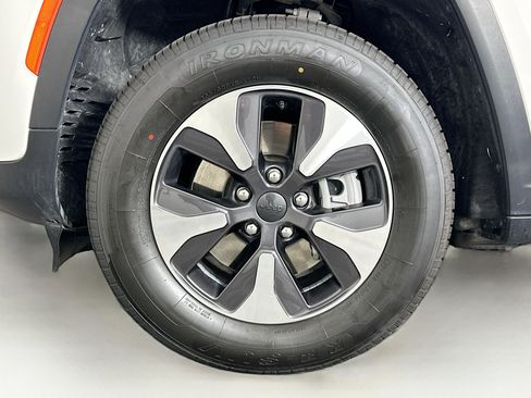 Used 2024 Jeep Grand Cherokee Limited 4xe AWD/4WD image 11