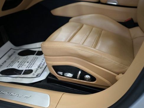 Used 2019 Porsche Panamera 4 image 29