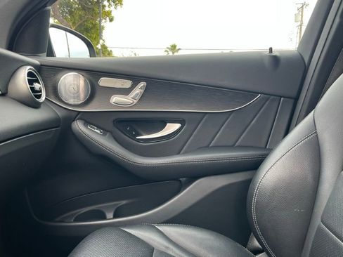 Used 2020 Mercedes-Benz GLC 300 image 16