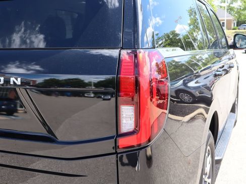 Used 2025 Ford Expedition Active AWD/4WD image 41