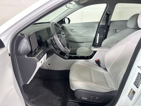 Used 2024 Hyundai Kona SEL w/ Convenience Package image 11